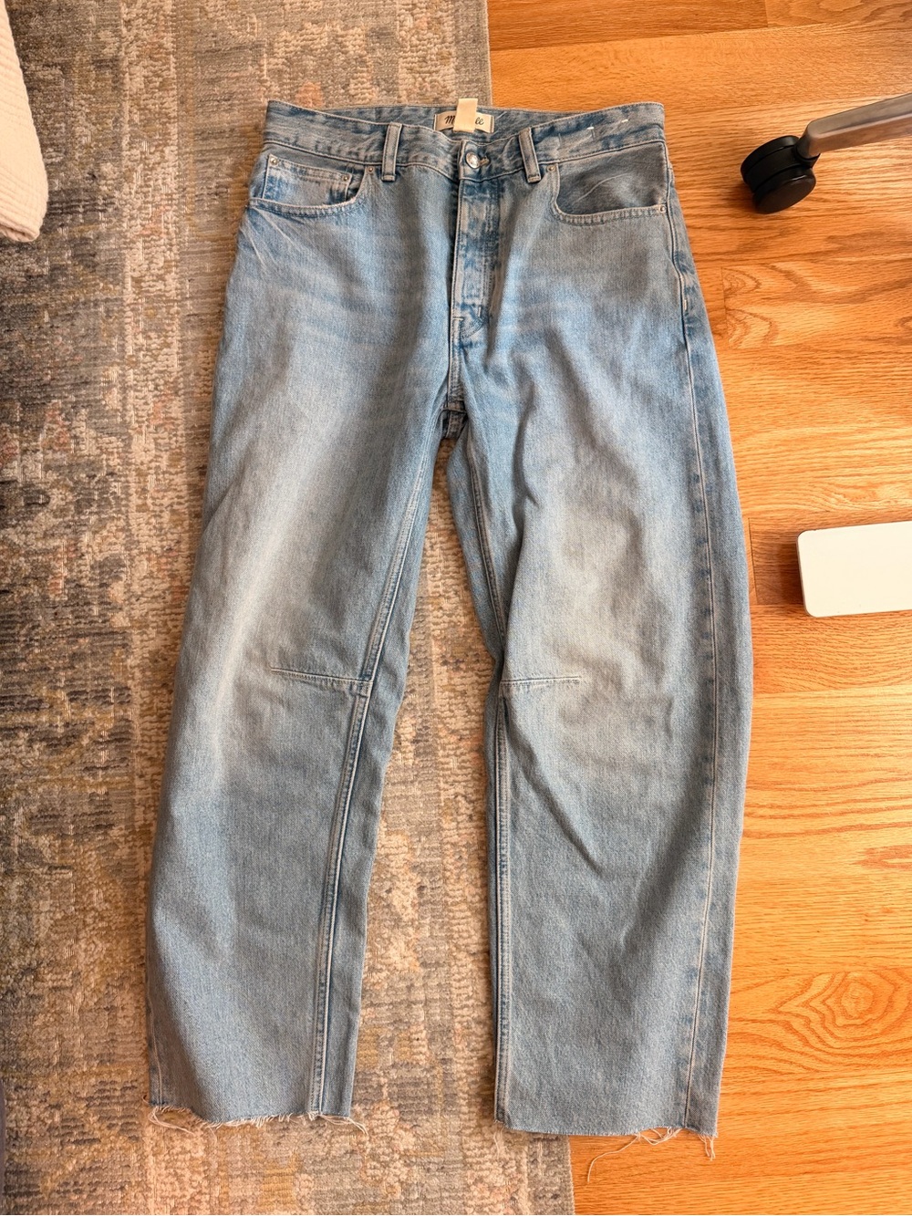 Madewell Darted Barrel Leg Jeans Light Wash Raw Hem 27